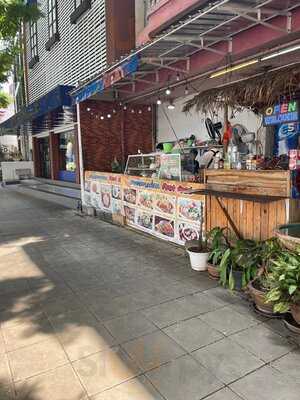 Mae Chan Boat Noodles