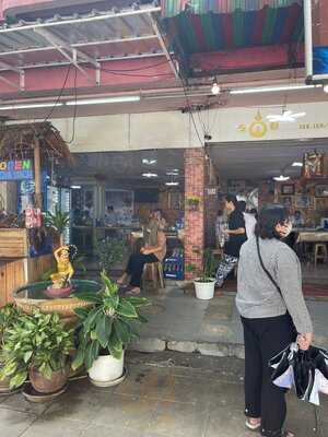 Mae Chan Boat Noodles