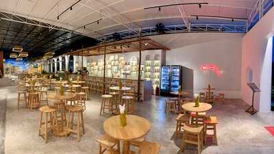 ดิเอิร์น คาเฟ่ & บาร์ ภูเก็ต