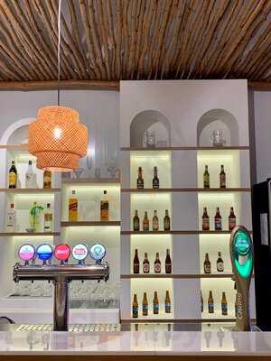 ดิเอิร์น คาเฟ่ & บาร์ ภูเก็ต