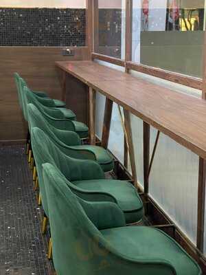 The Weekend Cafe & Bar