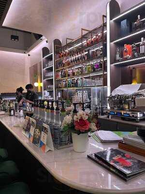 The Weekend Cafe & Bar