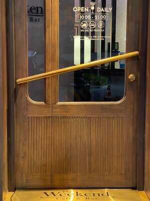 The Weekend Cafe & Bar