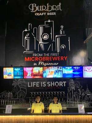 Burbrit Craft Beer @ Ekkamai, Bangkok