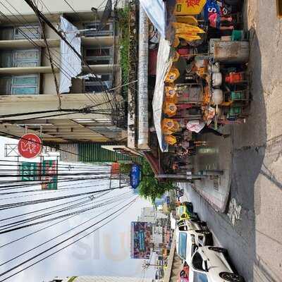 Go-ang Pratu Nam Chicken Rice