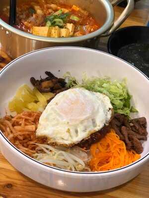 Dal Dwaeji - Korean Restuarant