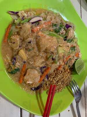 Pad Thai & Tom Yum 2