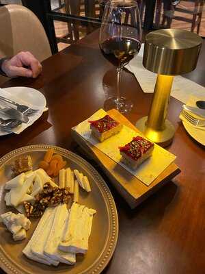 Sip Wine Shop And Bistro