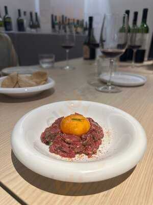 Kiki Bar & Bottle Shop