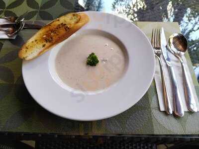 พิลลาร์ เรสเตอรองท์ แอนด์ บาร์