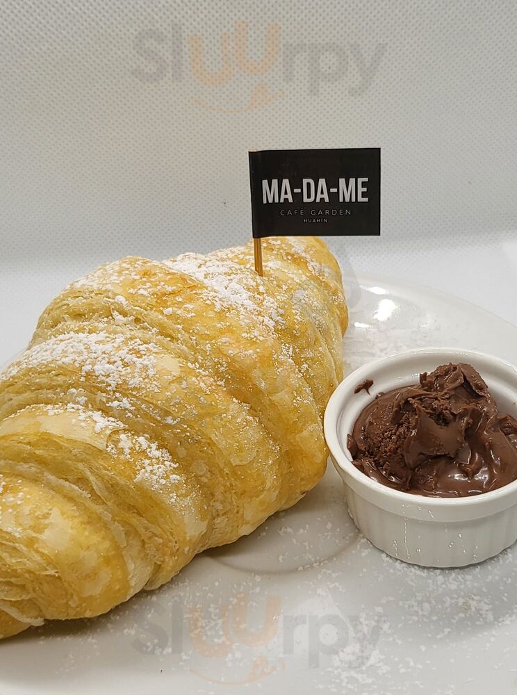 มาดามมี คาเฟ่การ์เด้น