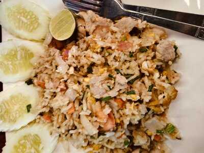 Tuk Restaurant And Bar