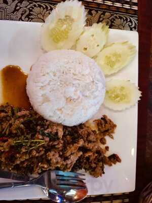 Tuk Restaurant And Bar