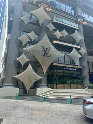 Le Café Louis Vuitton