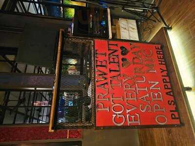 Bat & Bol Cafe Bistro