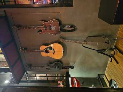 Bat & Bol Cafe Bistro