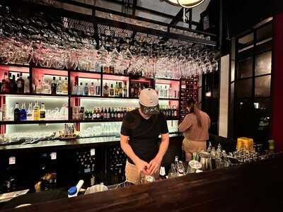 Bat & Bol Cafe Bistro