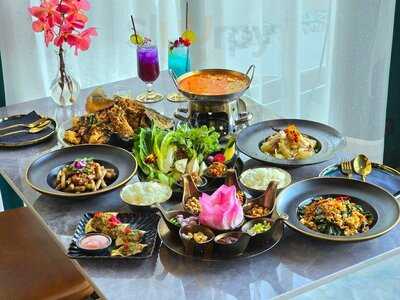 One Enchanting Thai Kitchen & Lounge