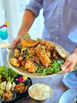 One Enchanting Thai Kitchen & Lounge