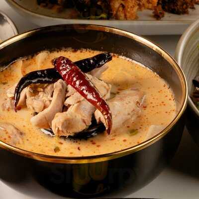 One Enchanting Thai Kitchen & Lounge