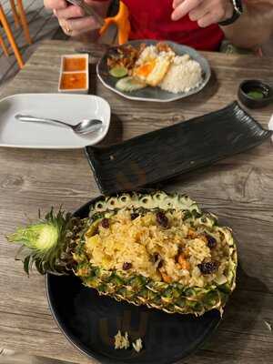 Phi Phi Don Cafe & Restaurant