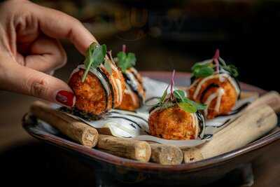 Aquaria Restaurant And Bar