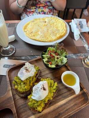 La Crèmerie - The Courtyard