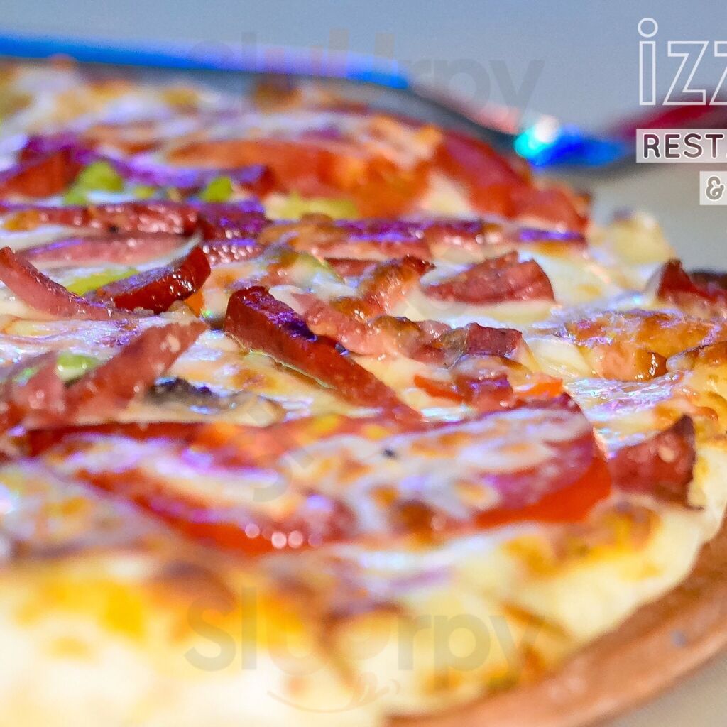 Izzy's Restaurant Cafe & Bar