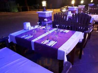 Cafe Almond Restorant