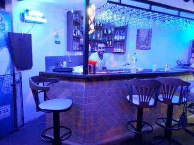 Cafe Almond Restorant