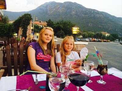 Cafe Almond Restorant