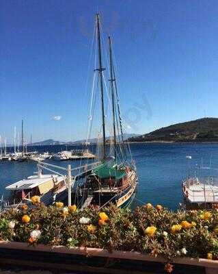 Lezzet Cafe Restaurant