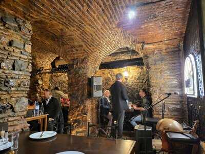 Mahzen Çiçek Pasajı