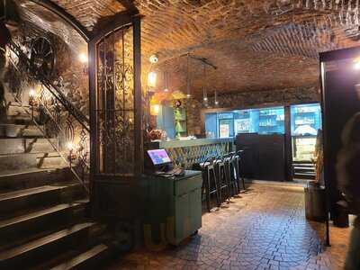 Mahzen Çiçek Pasajı