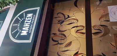 Mahzen Çiçek Pasajı