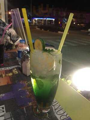 Robin Hood Cafe & Bar