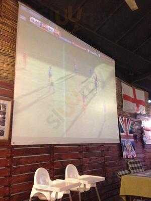 Robin Hood Cafe & Bar