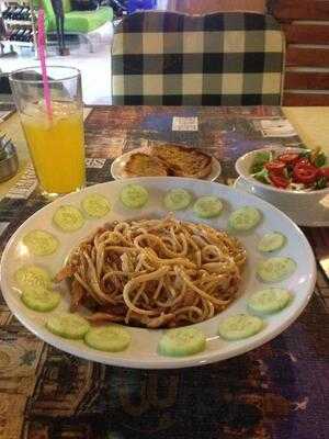 Robin Hood Cafe & Bar