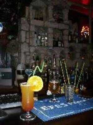 Pop In Restaurant & Cocktail Bar