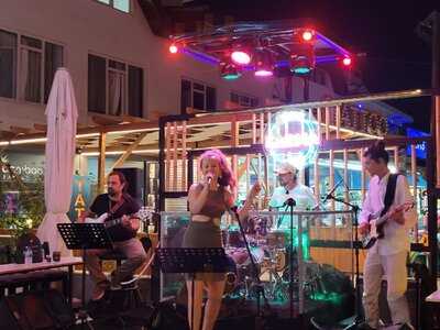 Karma Fun Bar/restaurant