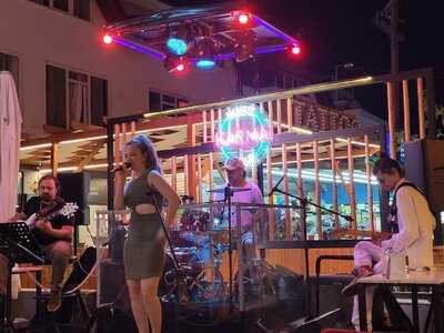 Karma Fun Bar/restaurant