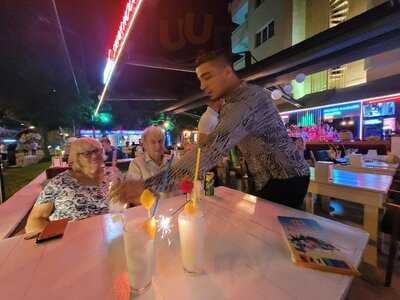 Karma Fun Bar/restaurant