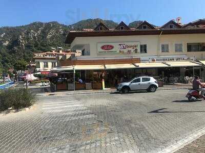 Gülce Sarıyer Börek Evi