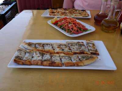 Gülce Sarıyer Börek Evi