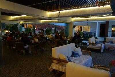 Agora Cafe & Restaurant