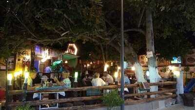 Kosem Restaurant & Elvis Bar