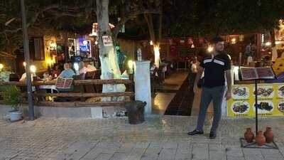 Kosem Restaurant & Elvis Bar