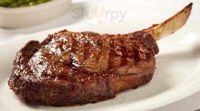 Q Beach Restaurant Lounge