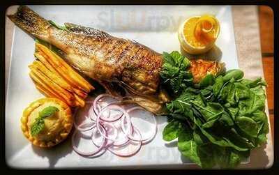 Q Beach Restaurant Lounge