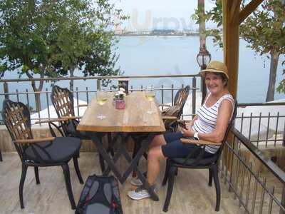 Mermaid Lounge Bar & Restaurant